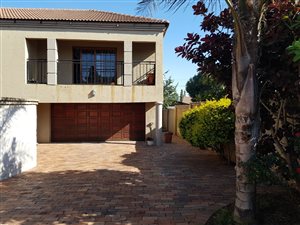5 Bed House in Heuweloord