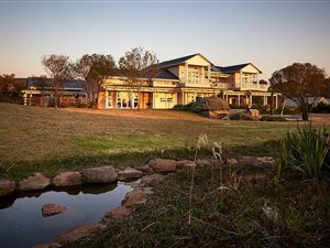 4 Bed House in Waterfall Equestrian Estate