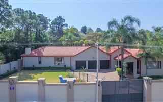 5 Bedroom House in Waterkloof Ridge