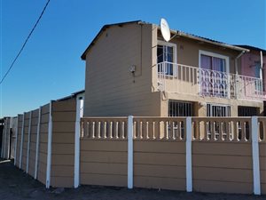 2 Bed Duplex in Elsies River