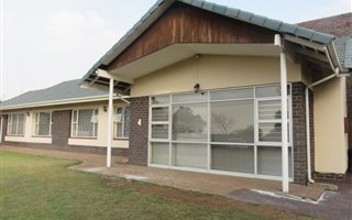 3 Bedroom House in Rowhill