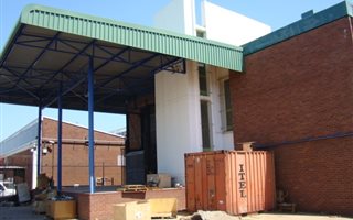 1100 m² Commercial space in Koedoespoort Industrial