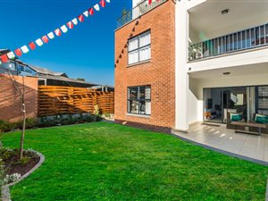 3 Bed Apartment in Olivedale