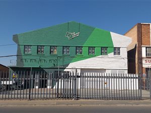 1500 m² Industrial space in Benrose