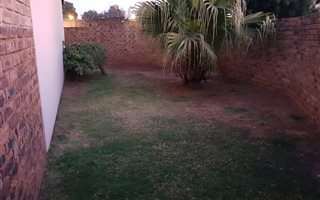 3 Bedroom Townhouse in Bonaero Park