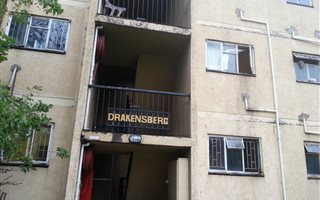 3 Bedroom Apartment in Tasbet Park