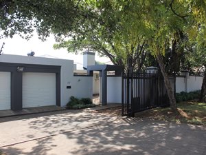 4 Bed House in Brooklyn