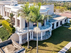 6894 m² Commercial space in Pinetown Central
