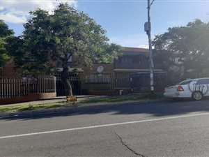 2 Bed Apartment in Rosettenville