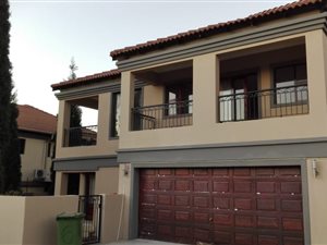 4 Bed House in Marais Steyn Park