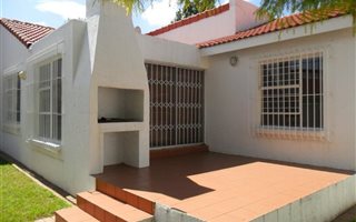 3 Bedroom Cluster in Sunninghill