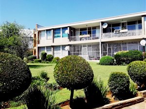 2 Bedroom Apartment in Monument