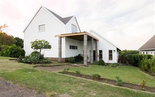 4 Bedroom House in Cove Rock