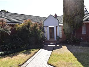 3 Bed House in Van Der Hoff Park