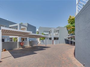 2 Bed Apartment in Weltevreden Park