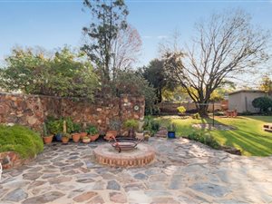 5 Bed House in Valhalla