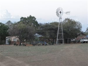 566 ha Farm in Swartruggens