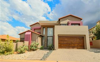 4 Bedroom House in Honeydew Ridge