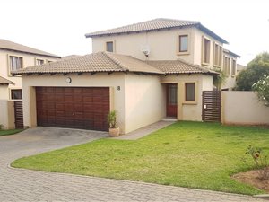 3 Bed Duplex in Country View