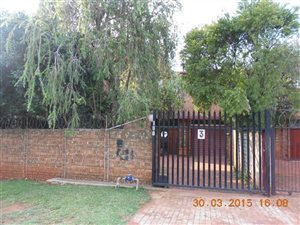 3 Bed Duplex in Meyerspark