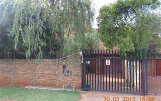 3 Bedroom Duplex in Meyerspark