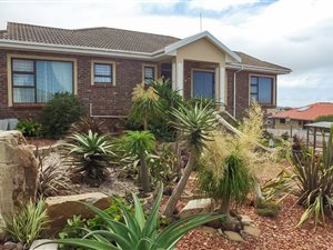 3 Bed House in Dana Bay