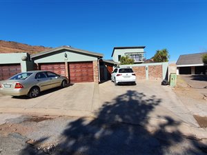 5 Bed House in Van Coller Park