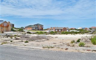 785 m² Land available in Struisbaai