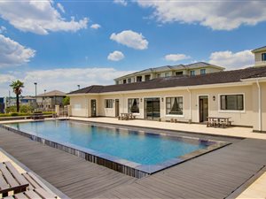 2 Bed Apartment in Maroeladal