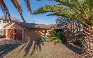 4 Bedroom House in Stellenberg