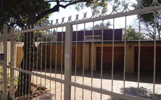 6 Bedroom House in Lynnwood Glen