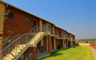 3 Bedroom Apartment in Summerset