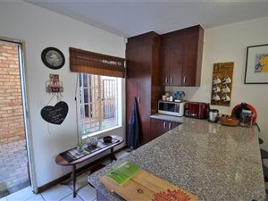 3 Bed Townhouse in Hazeldean (Silverlakes Surroundings)