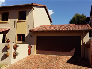 2 Bed Townhouse in Ruimsig