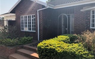 4 Bedroom Simplex in Kloof