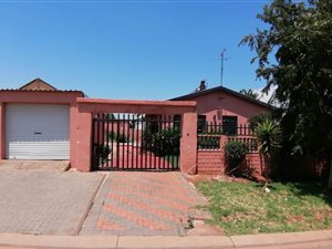 3 Bed House in Eldorado Park