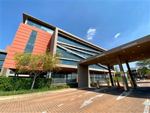 400 m² Commercial space in Ashlea Gardens