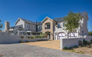 4 Bedroom House in Nooitgedacht Estate