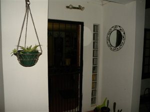 2 Bed Garden Cottage in Meyerspark