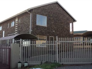 3 Bedroom Apartment in Laudium