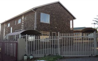 3 Bedroom Apartment in Laudium