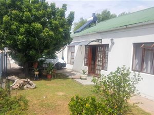 3 Bed House in Hopefield