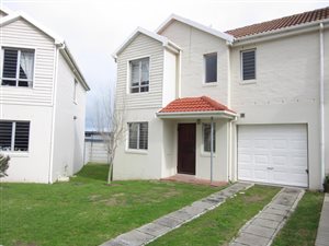 3 Bed Apartment in Dennegeur