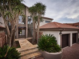 4 Bed House in Carlswald North Estate