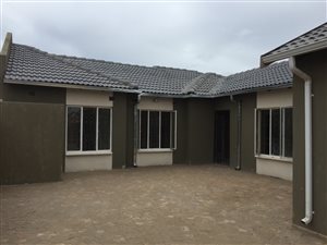 Bachelor apartment in Protea Glen