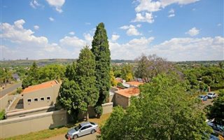 3 Bedroom Apartment in Northcliff