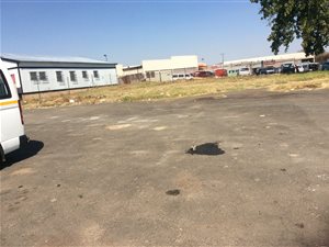 4000 m² Land available in Eldorado Park