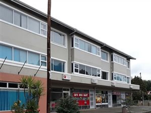 198 m² Retail Space in Chasedene