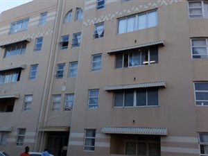 2 Bed Apartment in Port Elizabeth Central