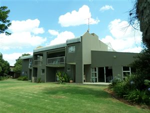 5 ha Farm in Kameeldrift East